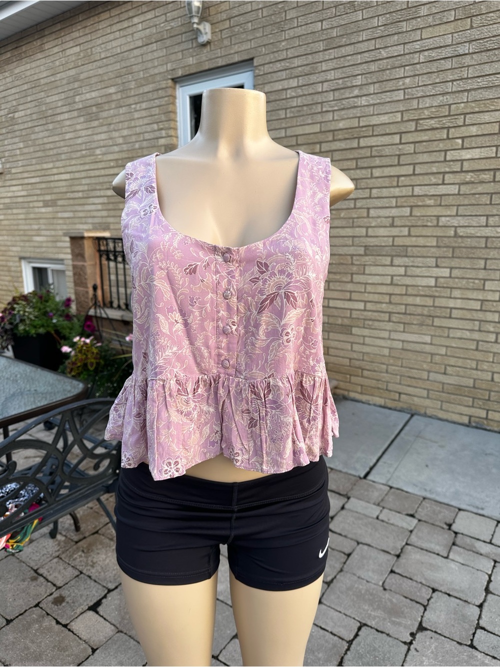 WAYF purple floral cropped tank perplum ruffle Size M